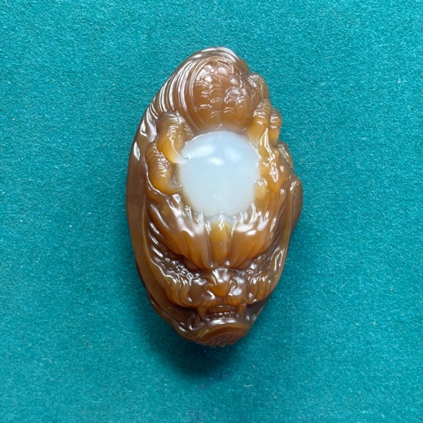 天然和田玉且末糖白神龙护主吊坠