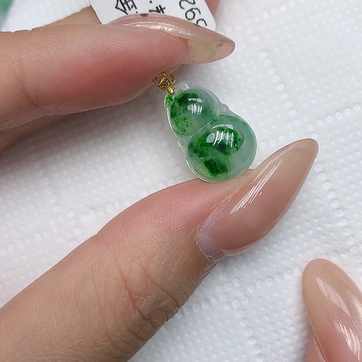 颈饰18K金镶嵌翡翠