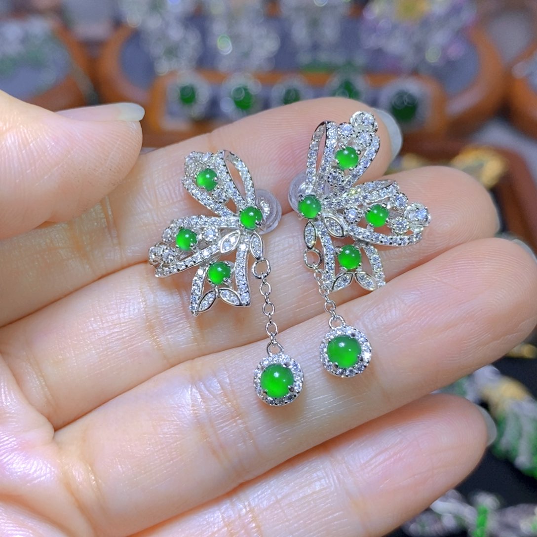 翡翠颈饰银S925镶嵌天然翡翠