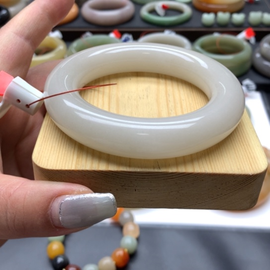 石英质玉手镯未镶嵌