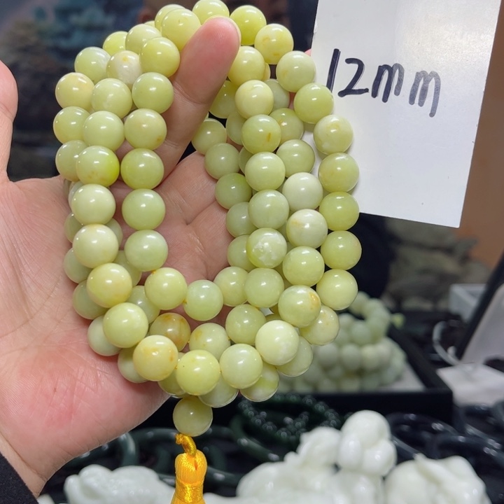 蛇纹石玉颈饰多样性发货未镶嵌