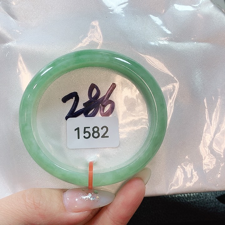 翡翠手镯未镶嵌天然翡翠手镯55