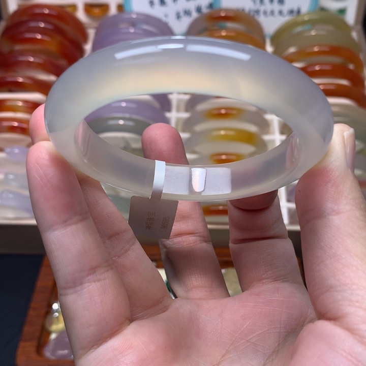 玛瑙/玉髓手镯未镶嵌