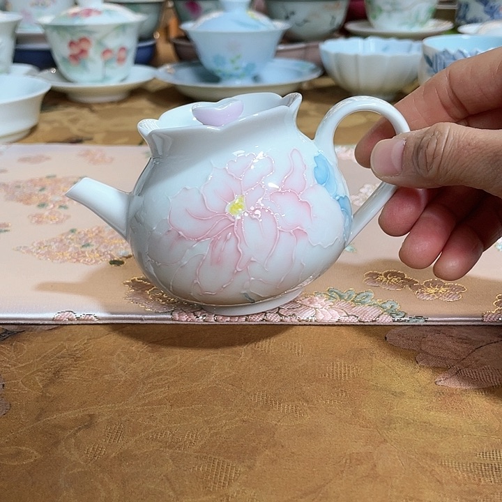 【闪购商品】国色惊城念露壶哈哈哈