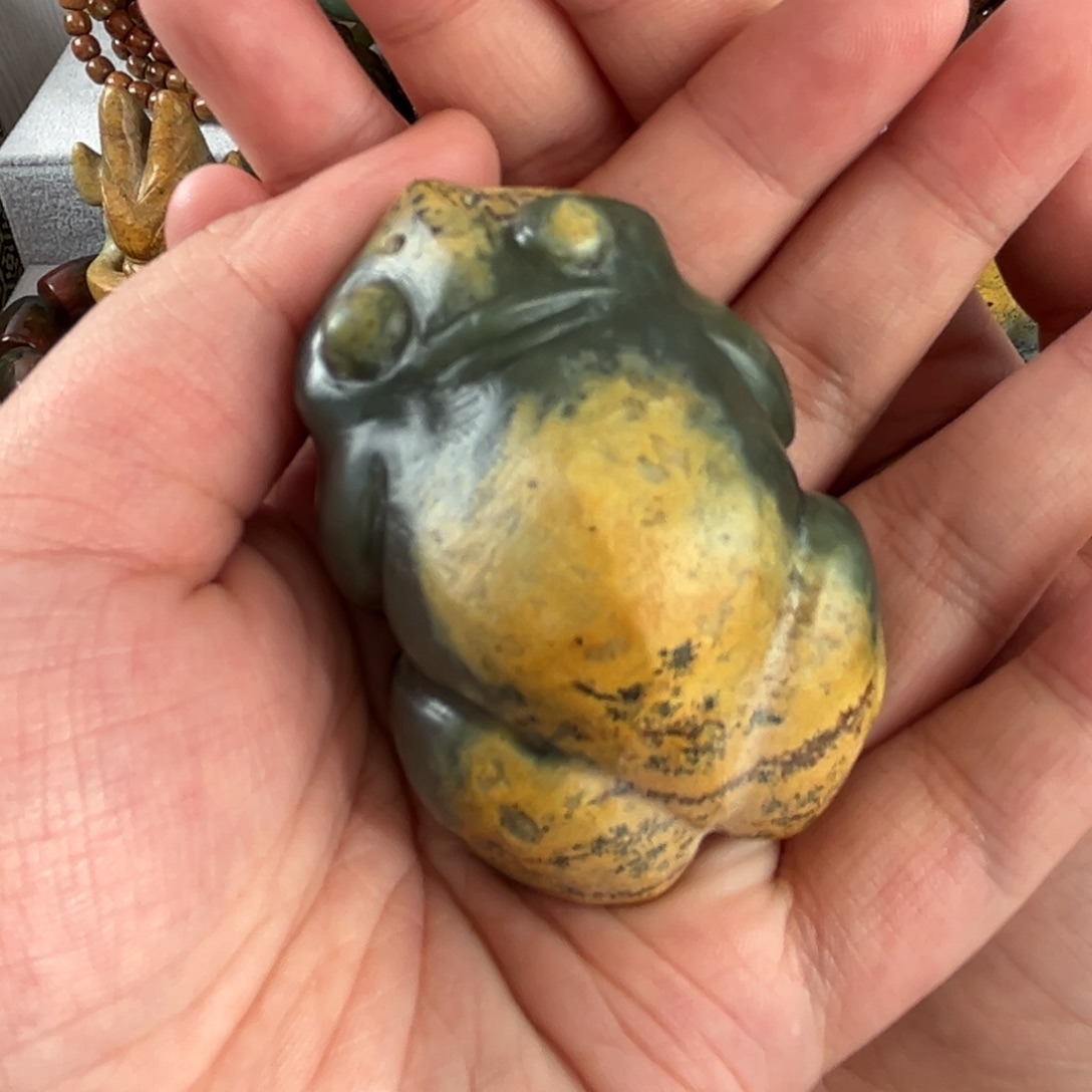 岫岩河磨玉（透闪石质玉）把件未镶嵌m**u