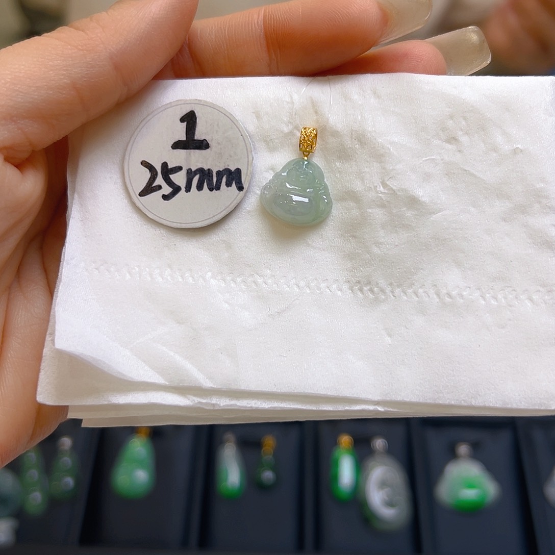 翡翠颈饰18K金镶嵌翡翠