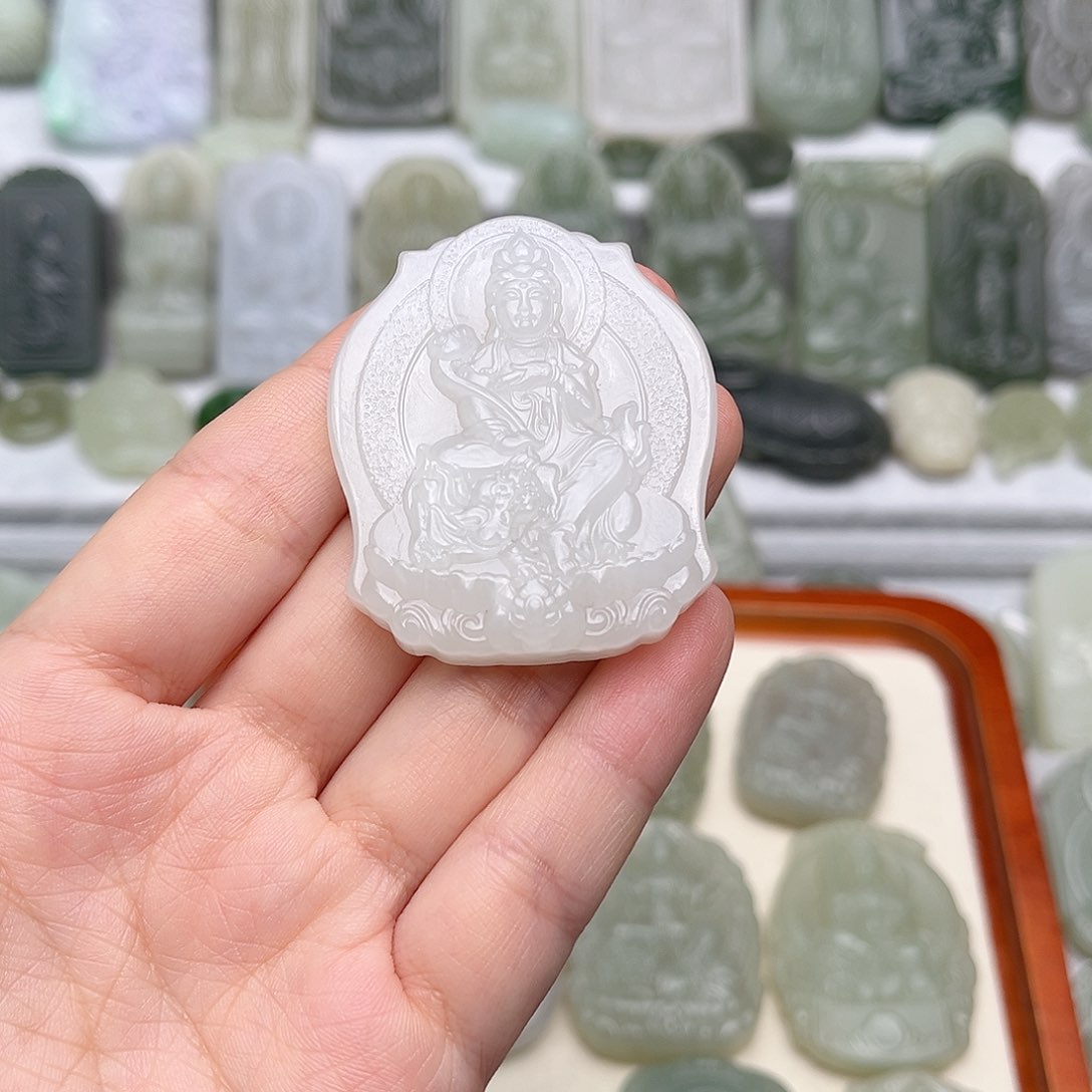 和田玉颈饰未镶嵌文殊菩萨