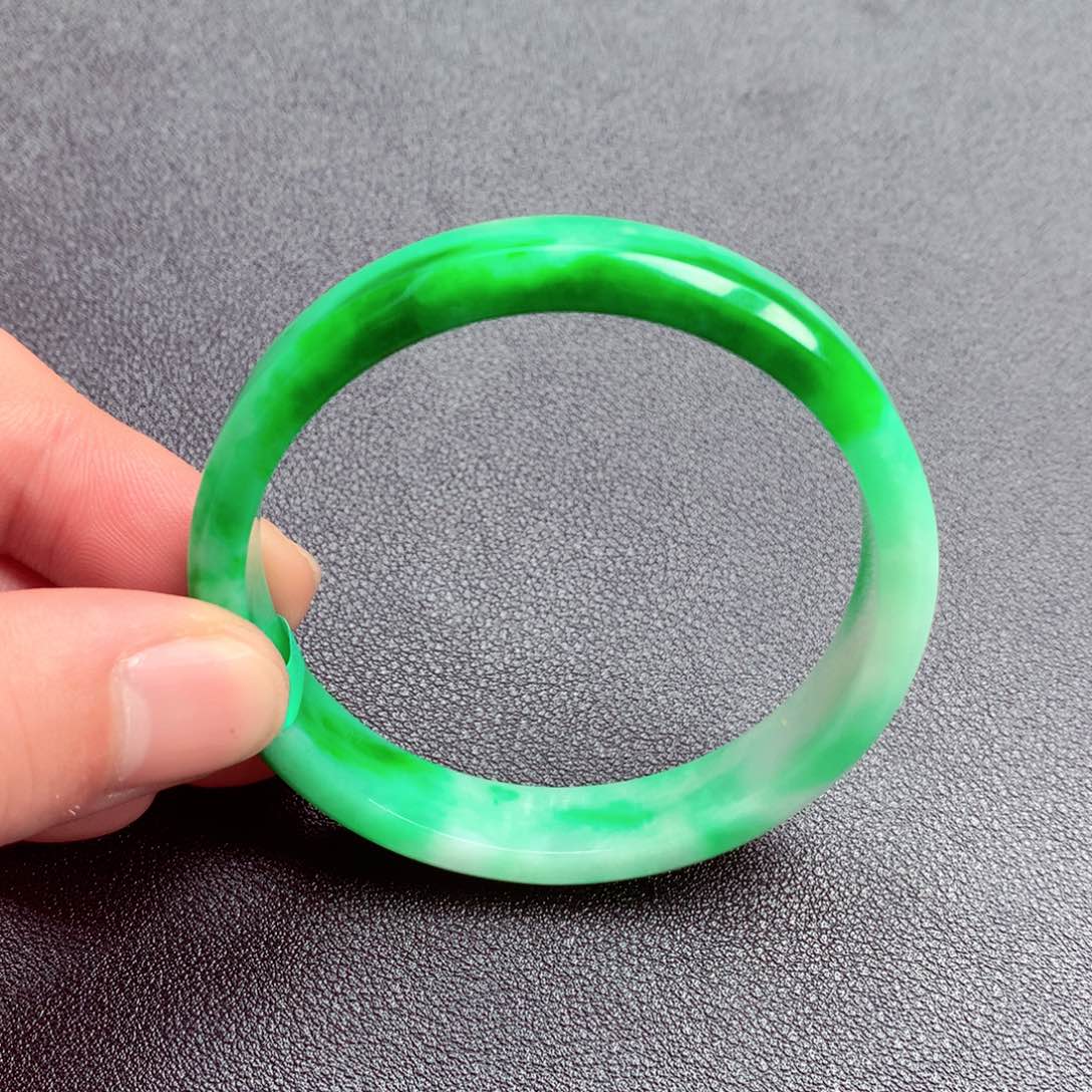 翡翠手镯未镶嵌缅甸翡翠