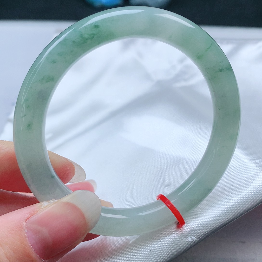 翡翠手镯未镶嵌54圆