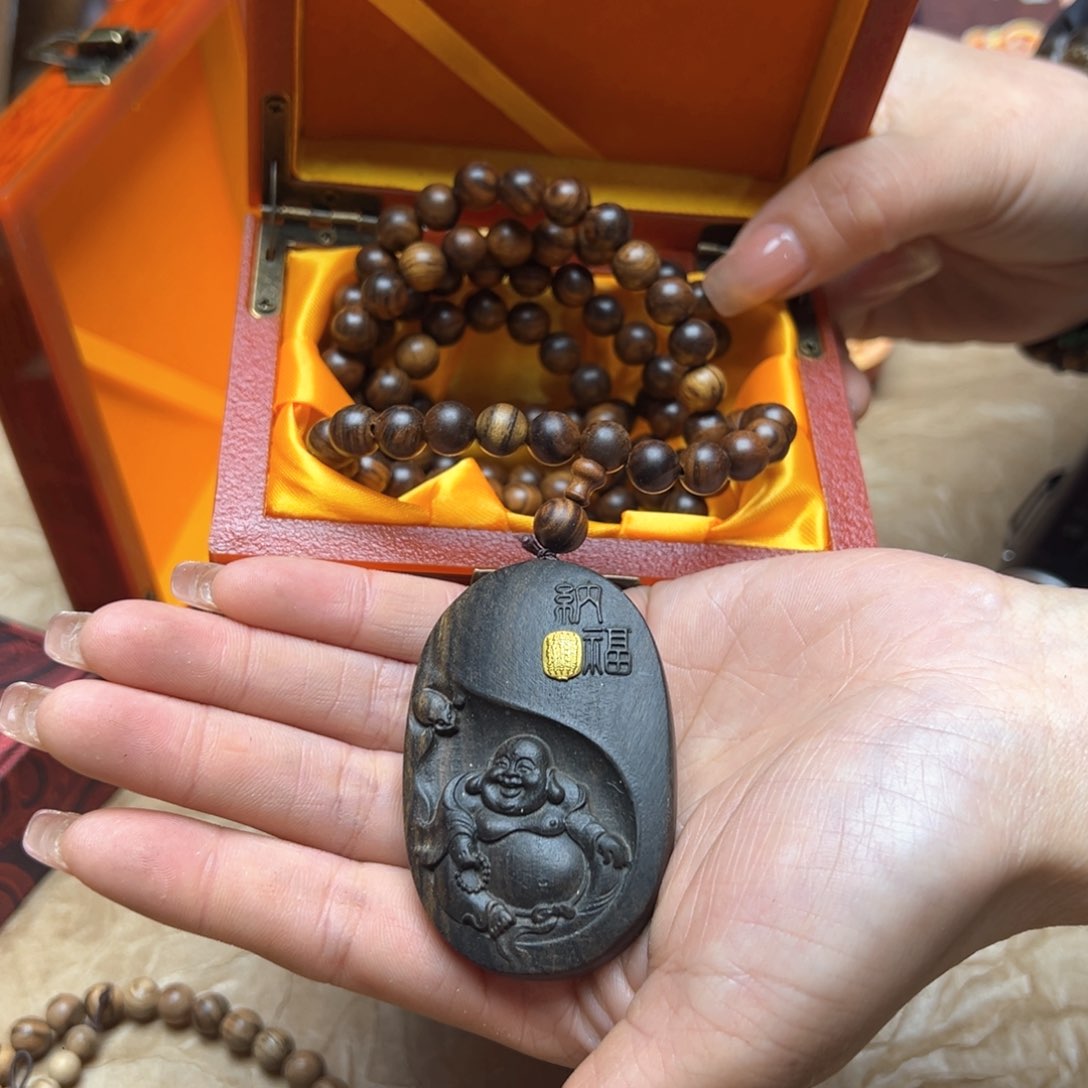 大叶紫檀（黑酸枝木类）