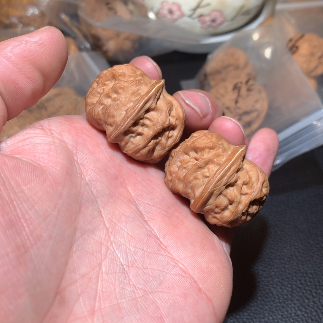 文玩核桃把件门头沟元宝36
