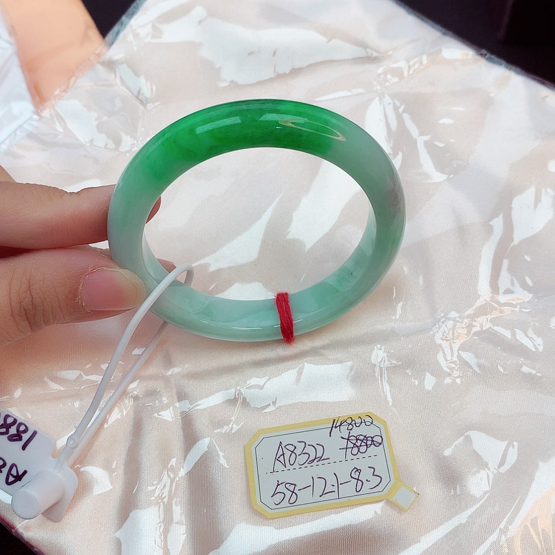 翡翠未镶嵌手镯缅甸翡翠