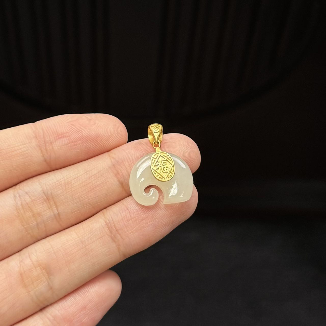 和田玉白玉细料油润福字大象吊坠