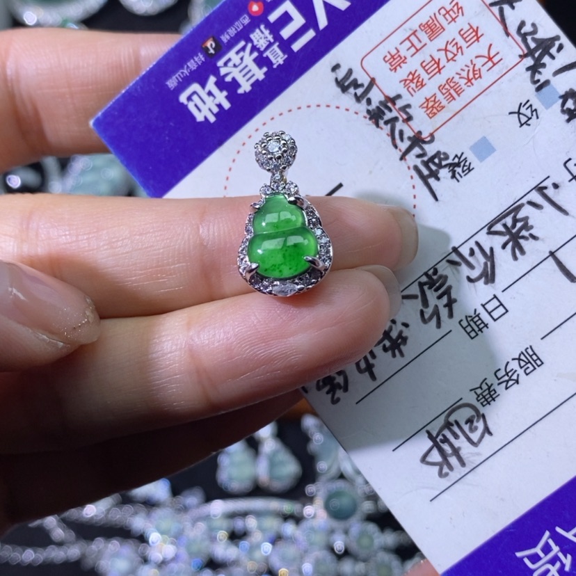 【闪购商品】翡翠颈饰未镶嵌天然