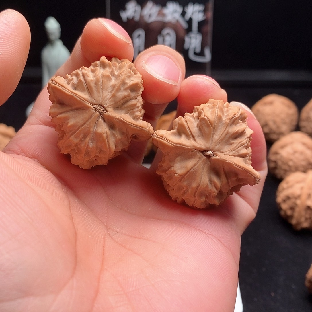 文玩核桃吊坠马老四37