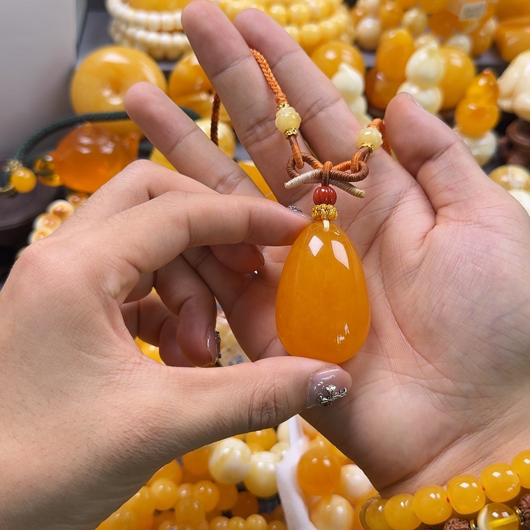 蜜蜡珠宝奇石未镶嵌水滴