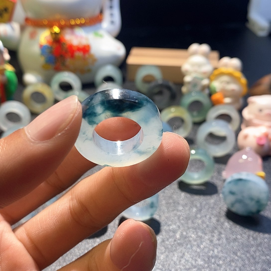 定制翡翠未镶嵌不**猪戒指