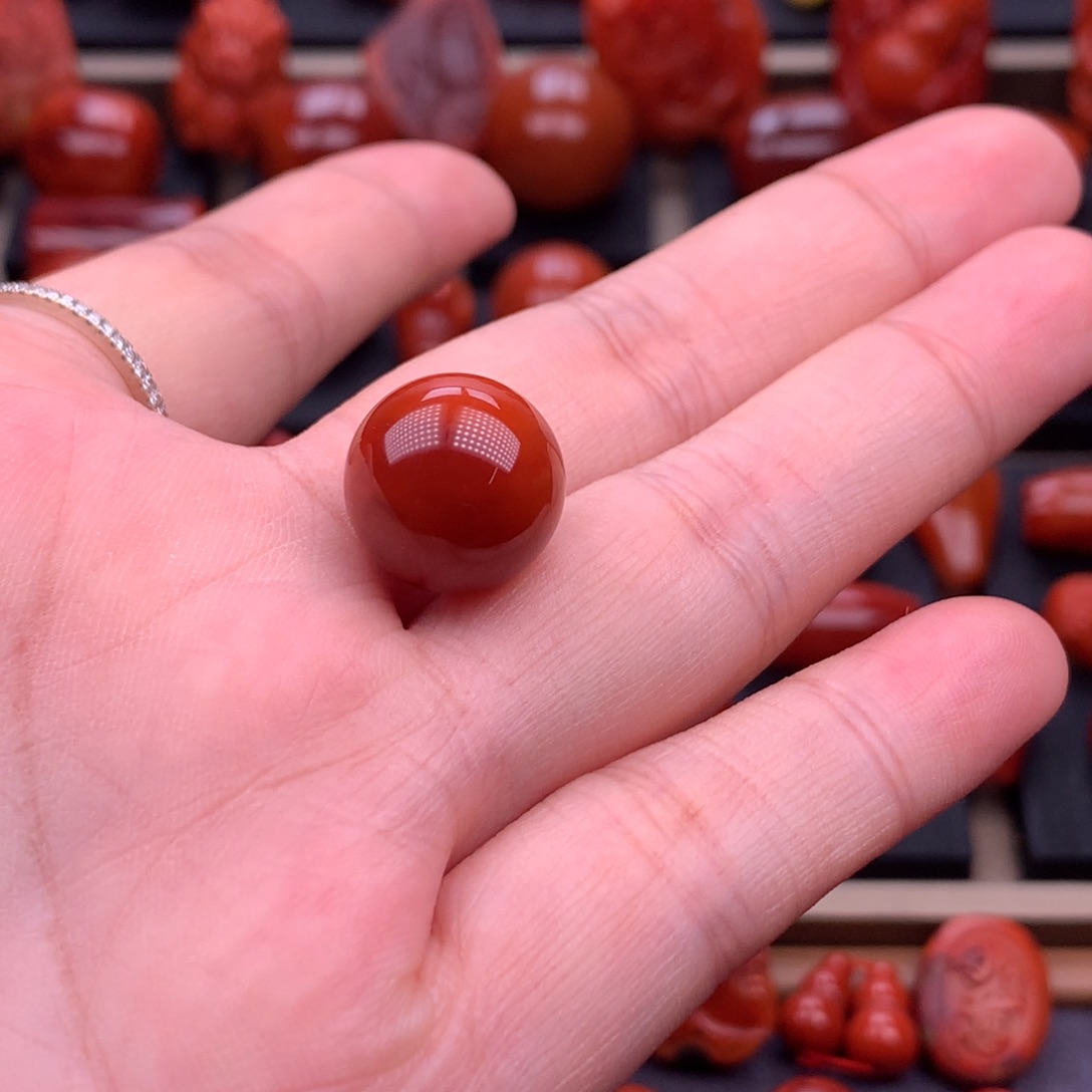 南红玛瑙未镶嵌川料原矿高品圆珠14.4mm