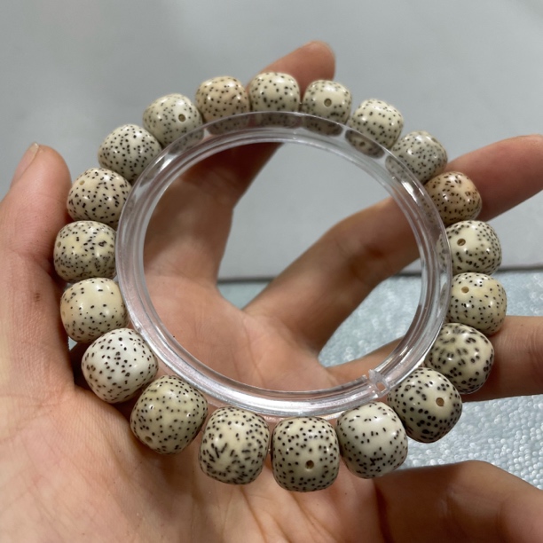 【S25原生态】星月菩提卡1.1单圈手串（底色 颗数多样性，发货发其一