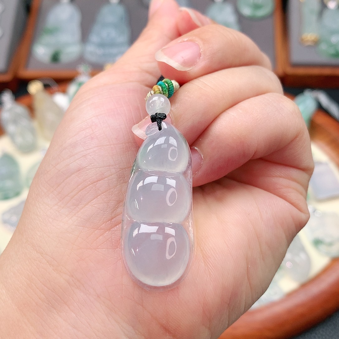 颈饰未镶嵌翡翠福豆