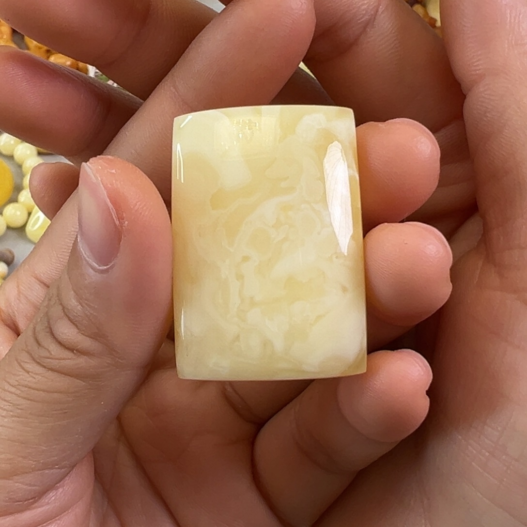 蜜蜡裸石未镶嵌蜜蜡