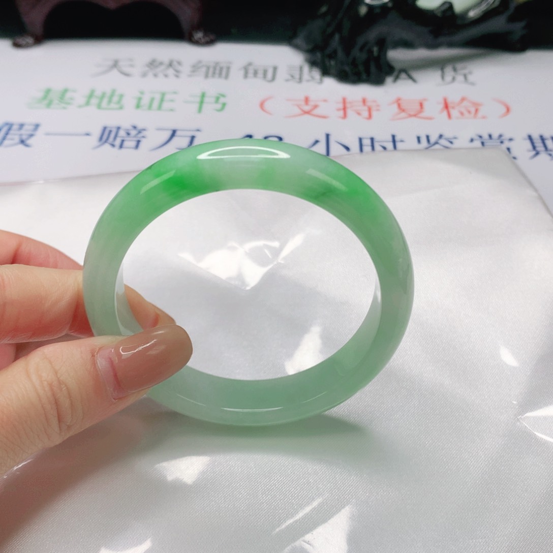 翡翠手镯未镶嵌缅甸天然A货翡翠