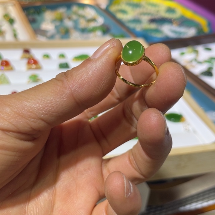 和田玉18K金镶嵌颈饰