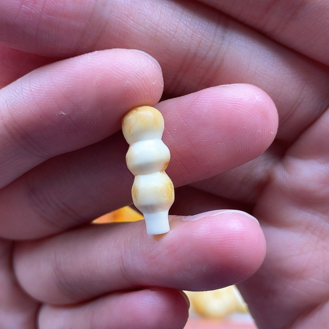 琥珀裸石未镶嵌蜜蜡