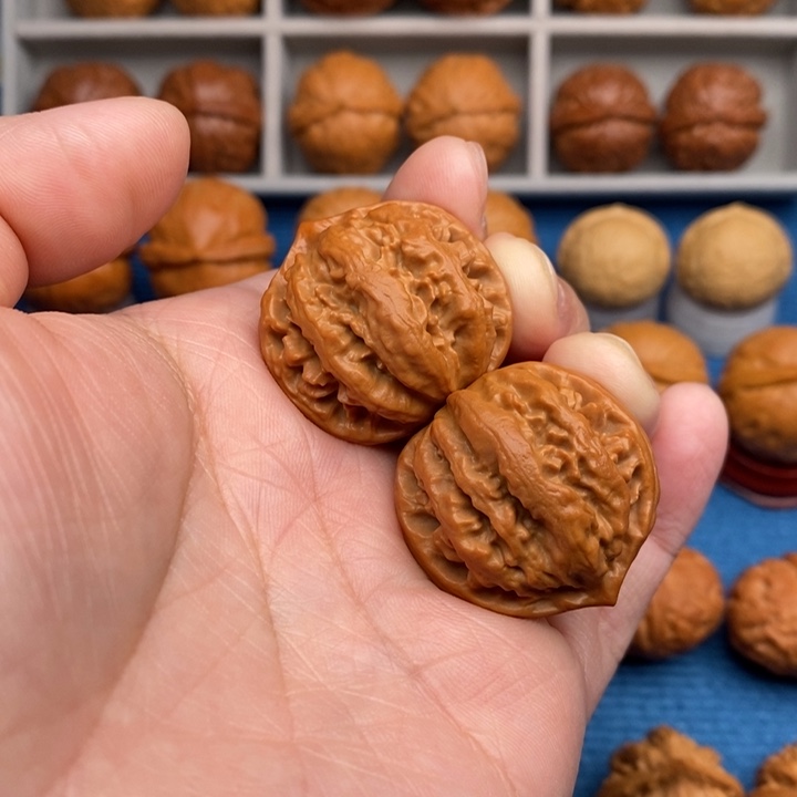 文玩核桃把件九龙筋