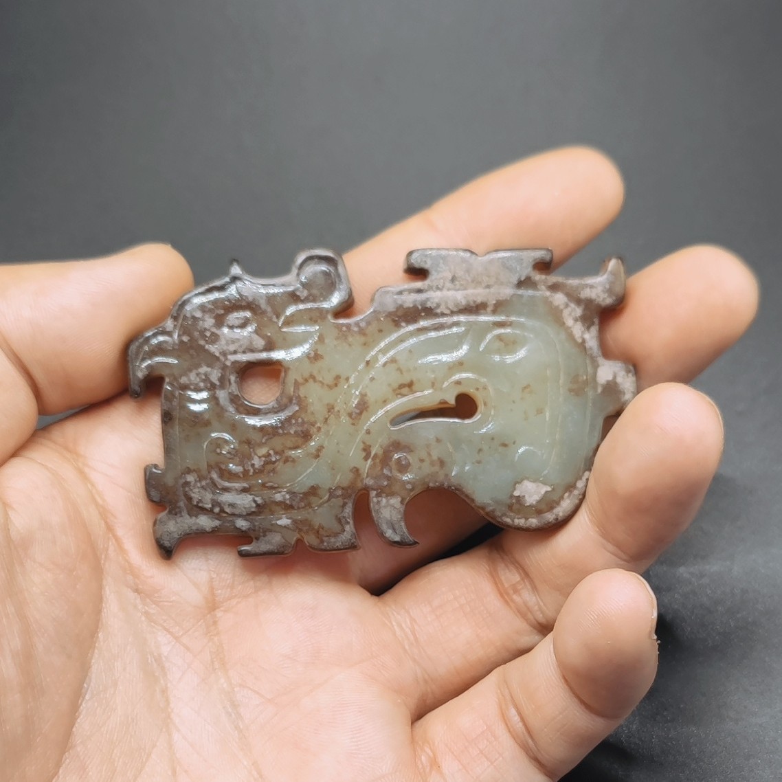 和田玉龙凤坡刀小玉璧