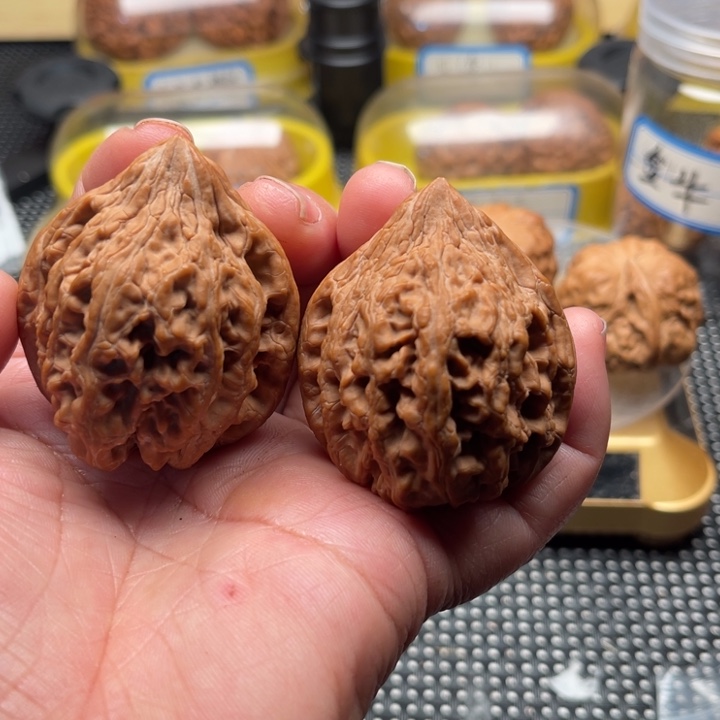 文玩核桃把件全品大姑石43➕