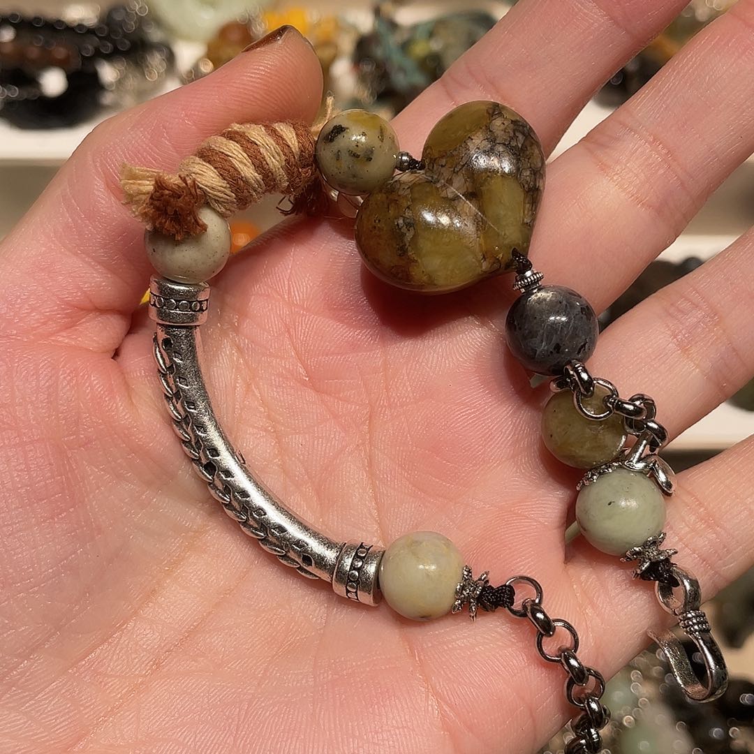 蛇纹石玉合金颈饰