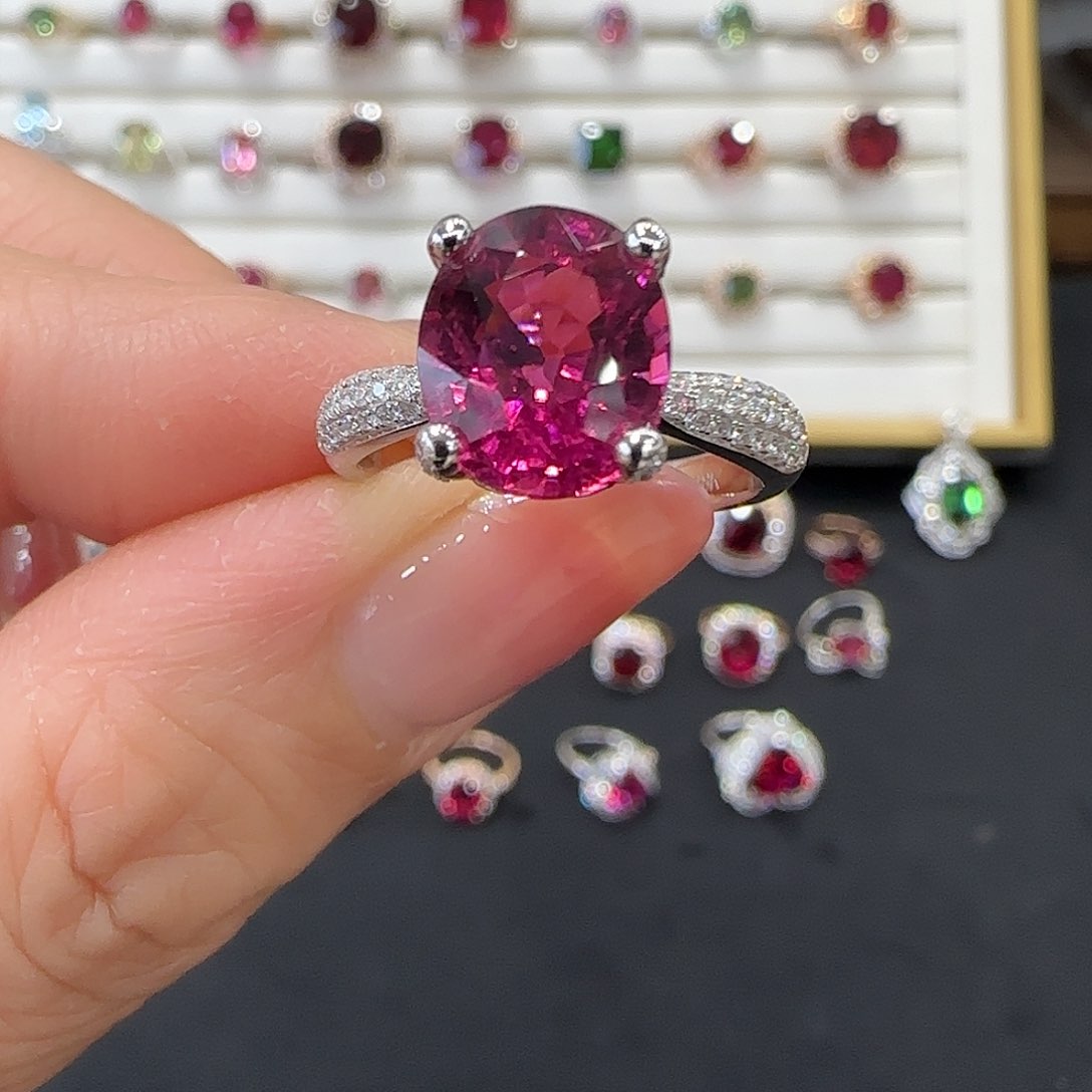 碧玺戒指18K金镶嵌3.6ct