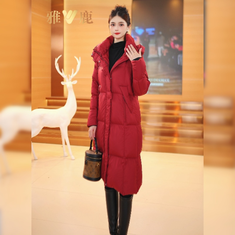 雅鹿新年冬季新款加厚保暖连帽简约时尚百搭中长款羽绒服