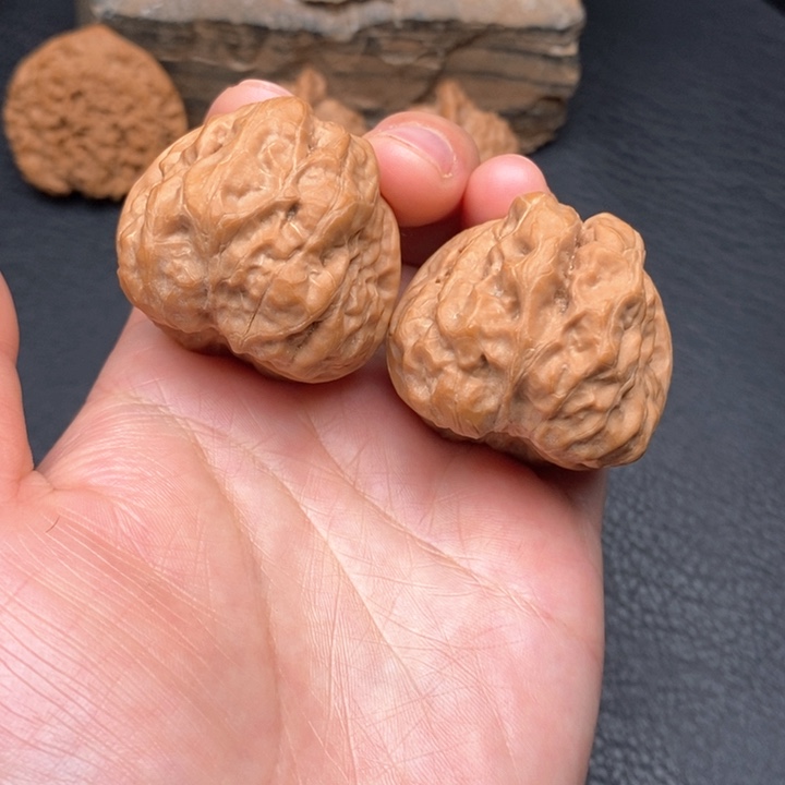 桃核把件尺寸37哇哇