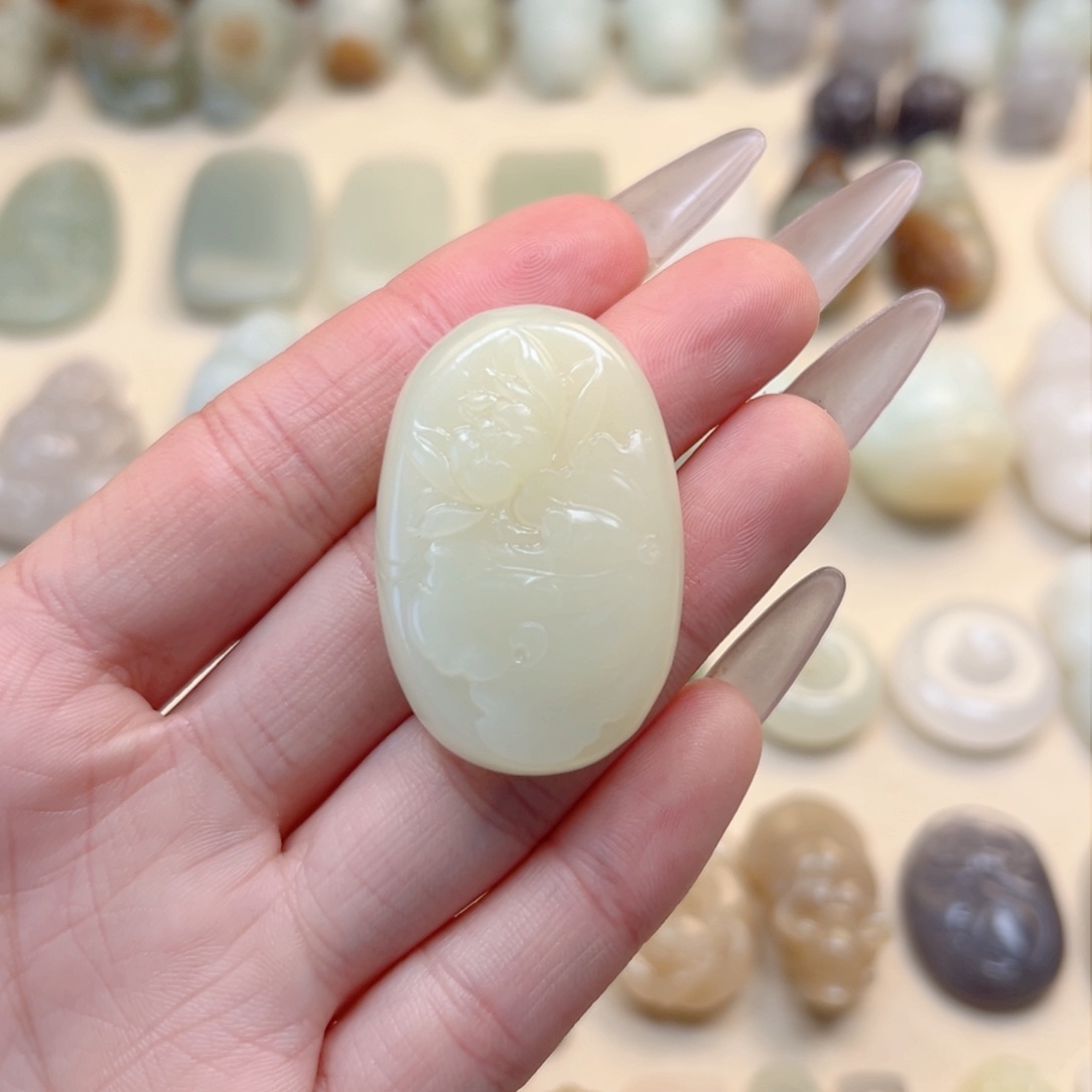 和田玉颈饰未镶嵌喷***菜