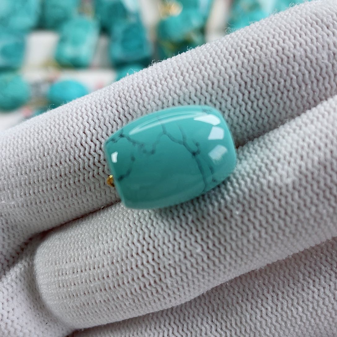 绿松石颈饰未镶嵌