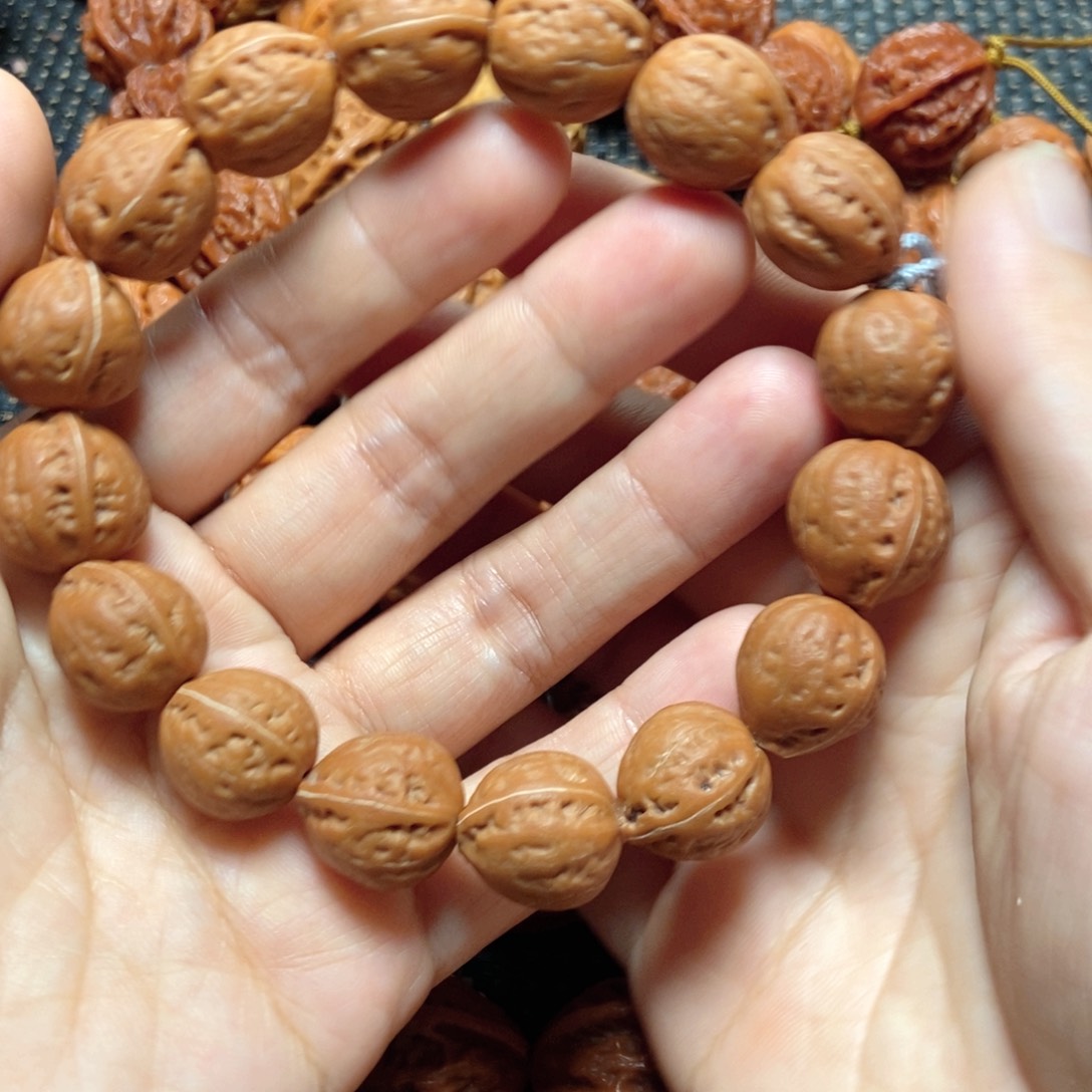 手串桃核小金豆子