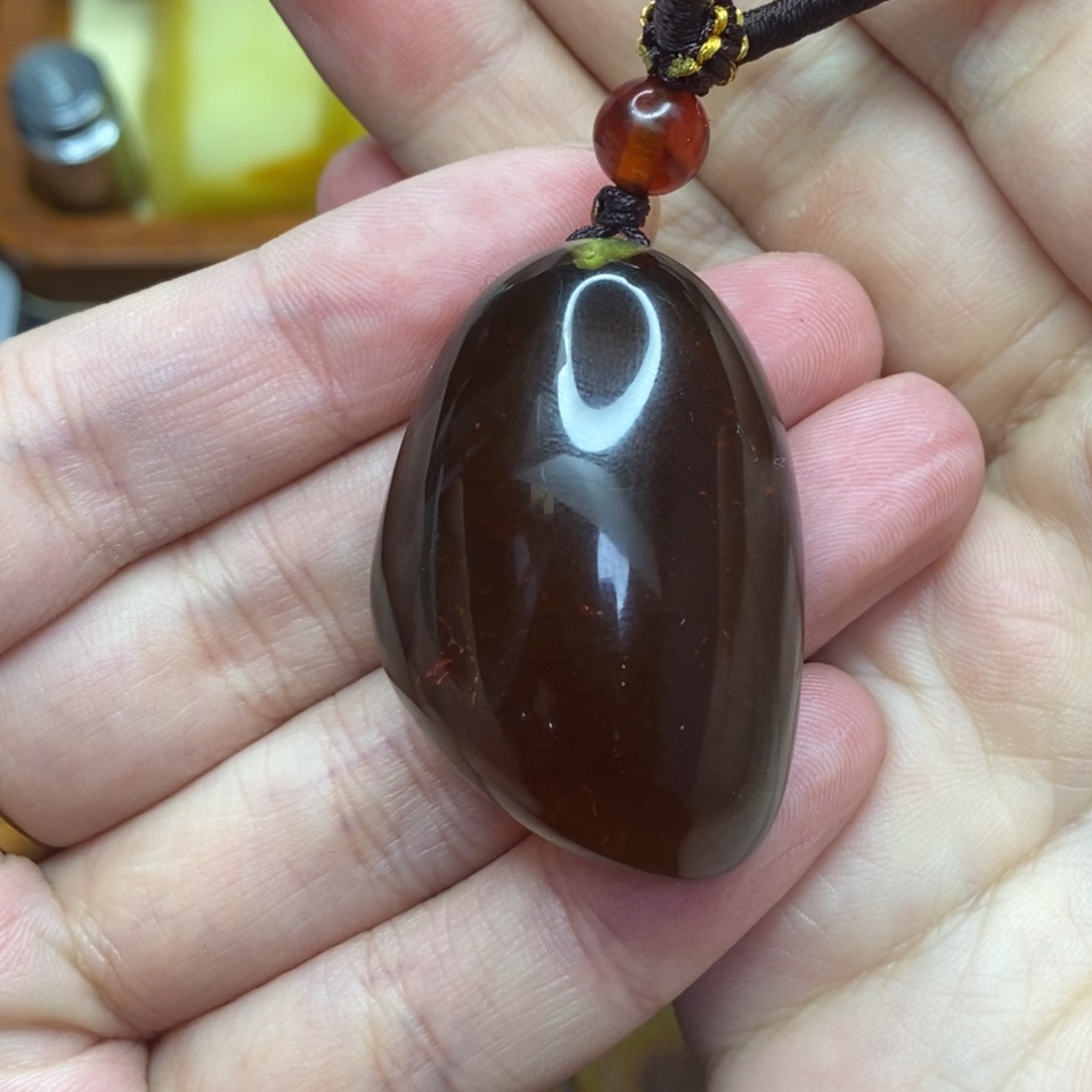 琥珀颈饰未镶嵌唐