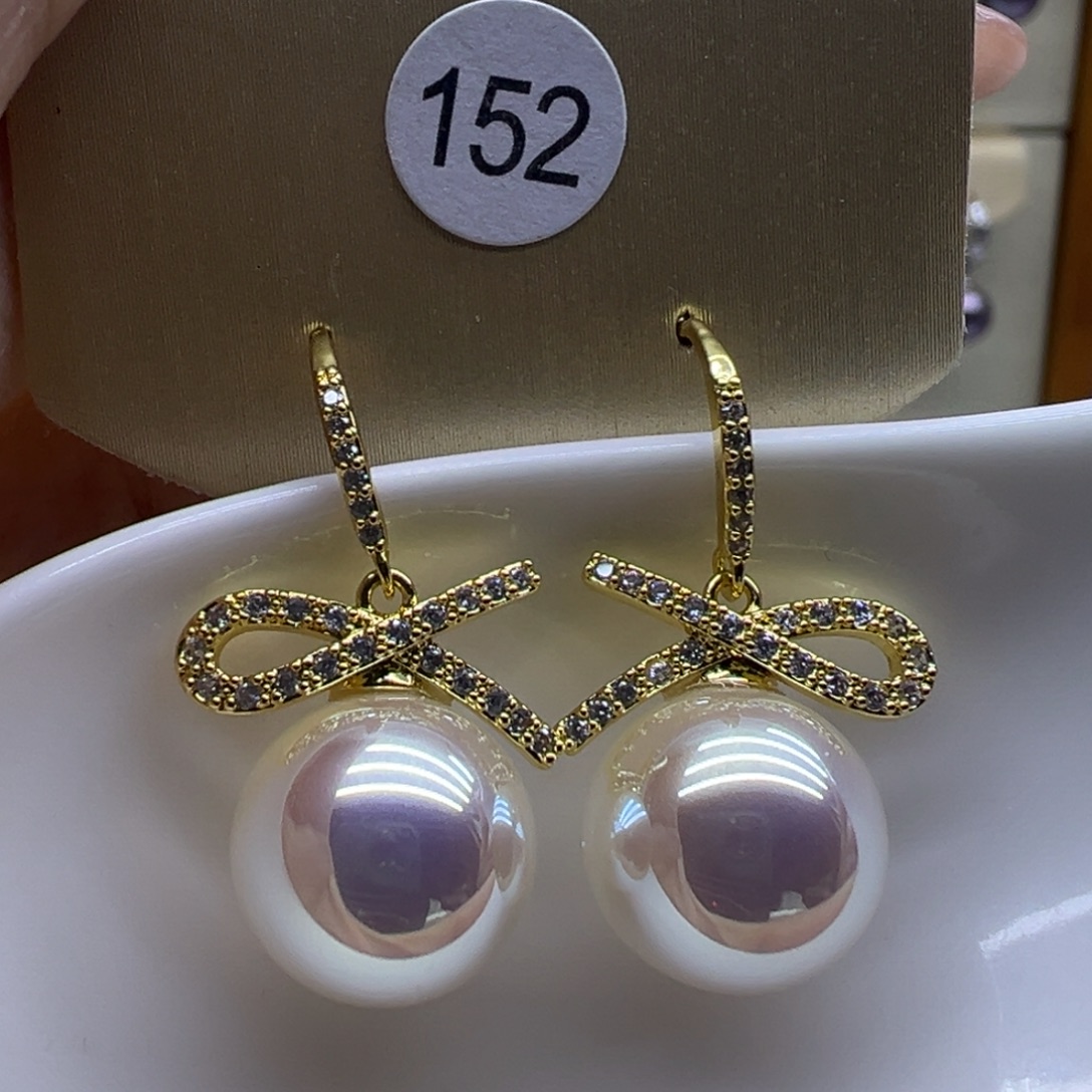 淡水珍珠未镶嵌耳饰