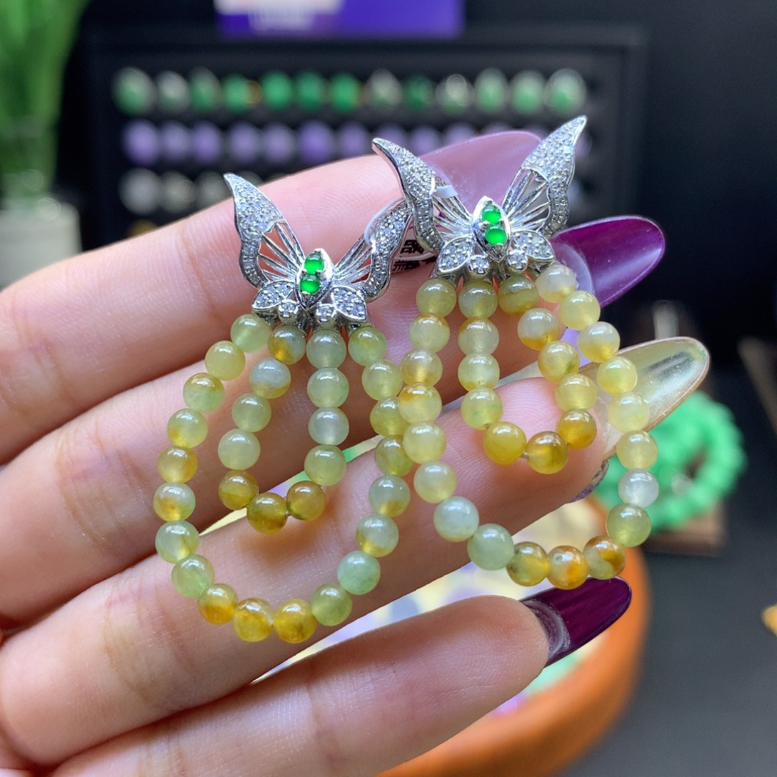 颈饰18K金镶嵌翡翠