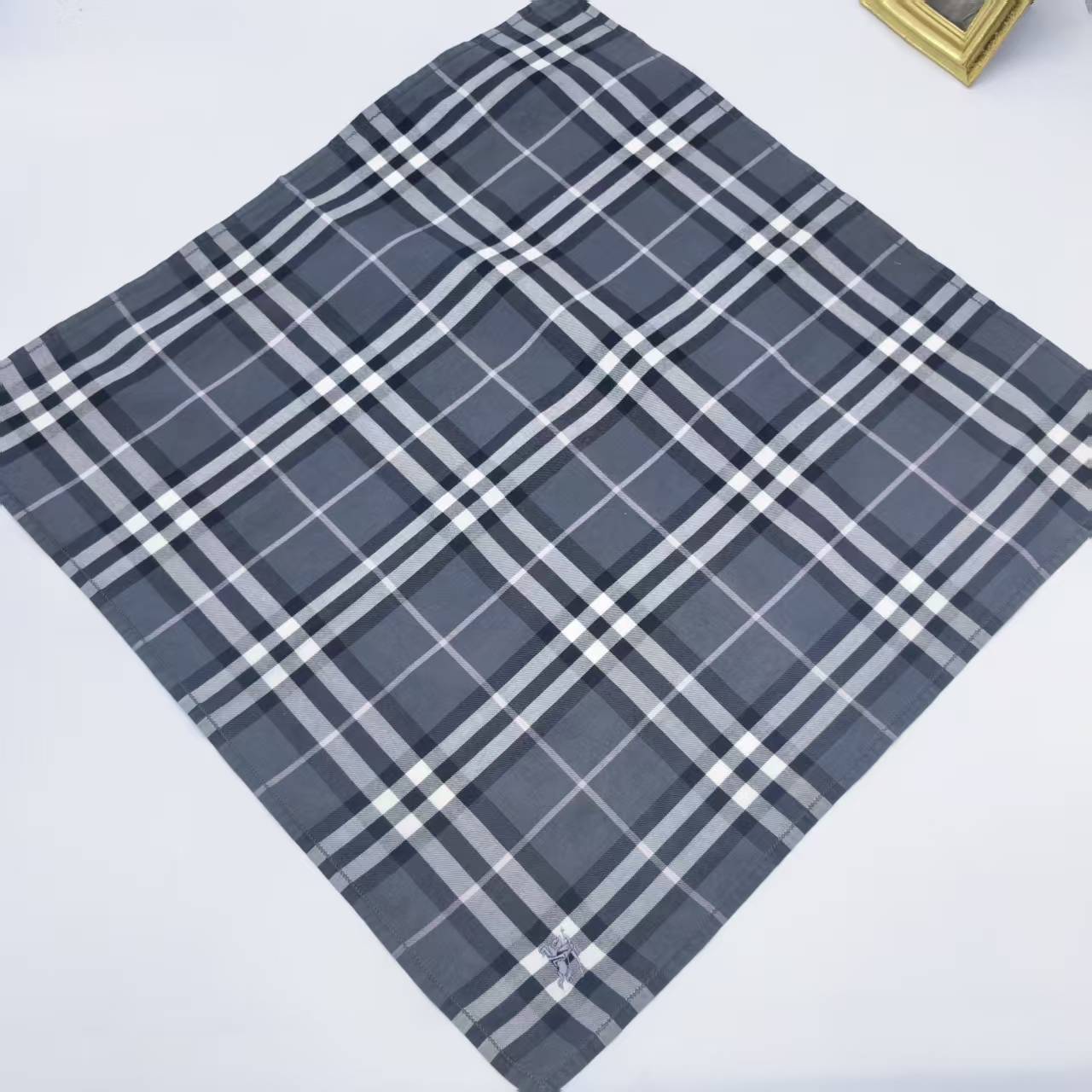 95新 BURBERRY/博柏利 海囤/巴宝莉/丝巾/yy13578