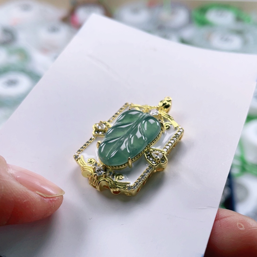 翡翠手链未镶嵌天然翡翠吊坠