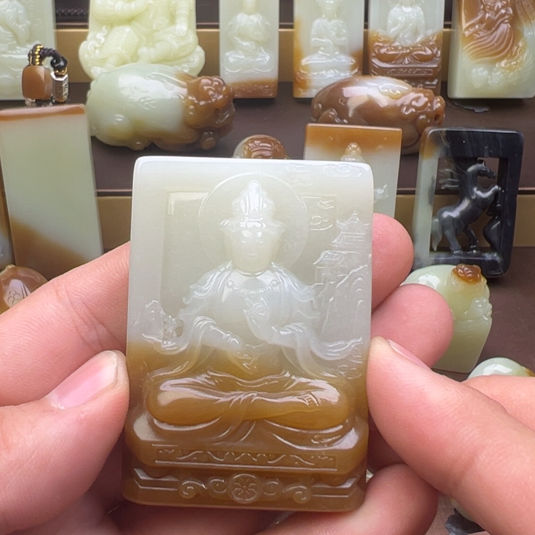 蹲***玩和田玉（糖玉）未镶嵌颈饰