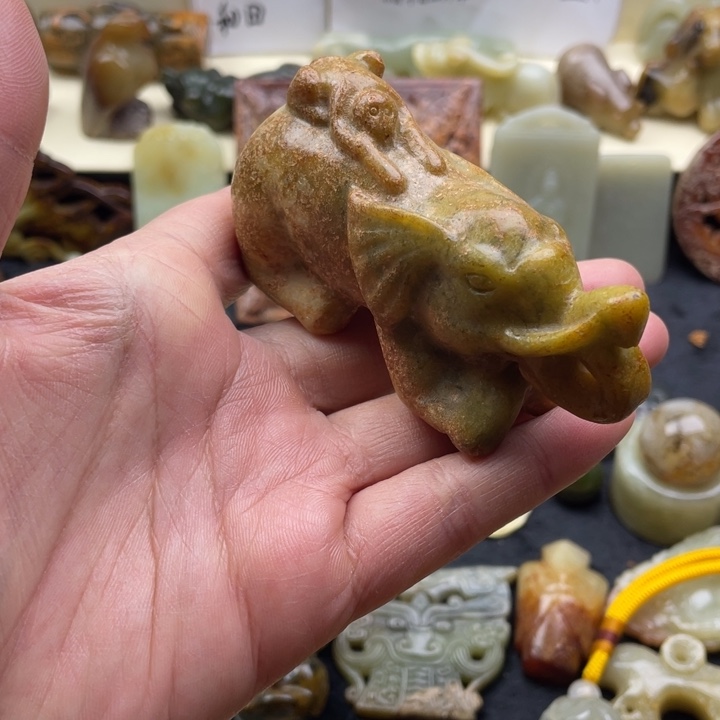 蛇纹石玉颈饰未镶嵌98