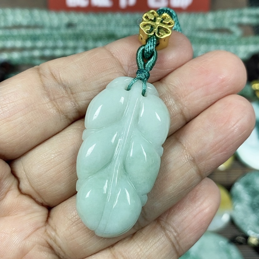 【闪购商品】翡翠颈饰未镶嵌玉吊坠翡翠玉金枝玉叶