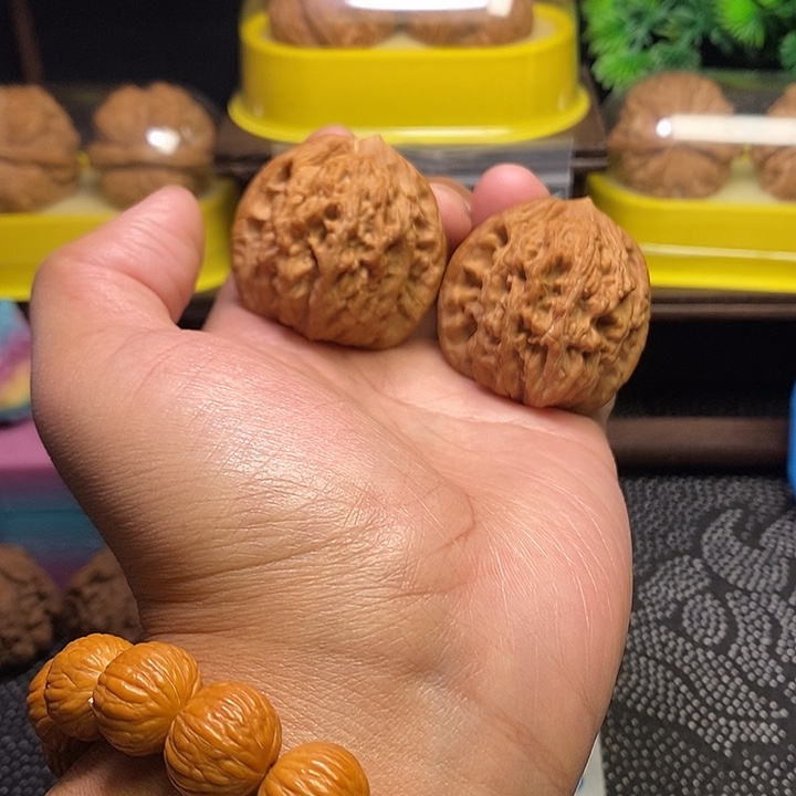 文玩核桃吊坠虎头44