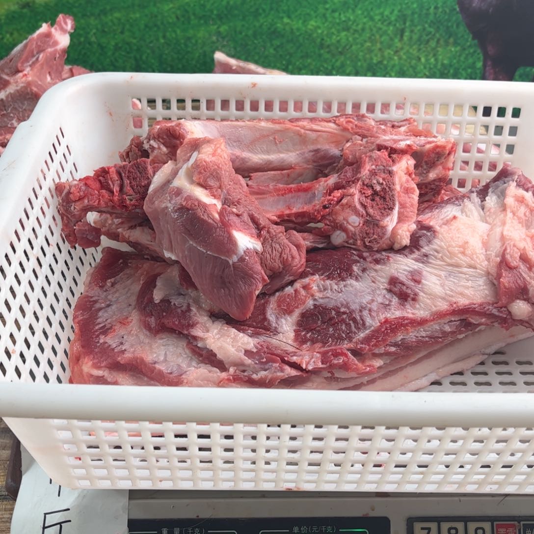 中国大陆60包装黑猪