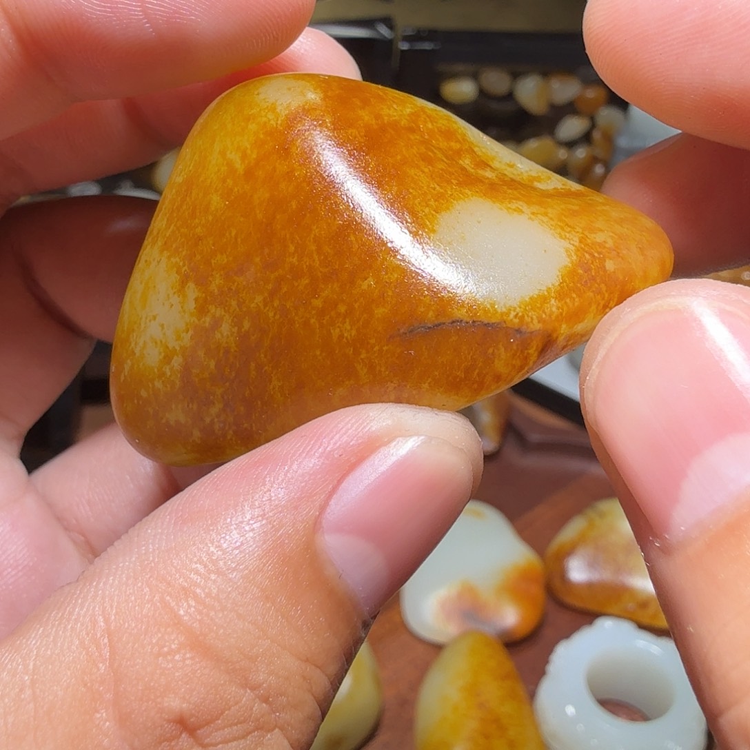 用***1和田玉未镶嵌颈饰