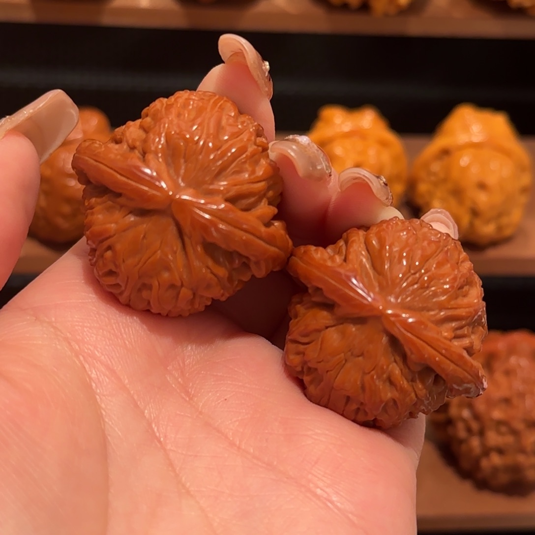 桃核吊坠白狮38 精品1117